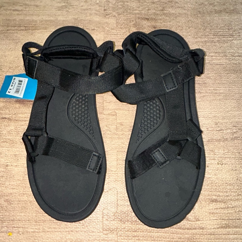 Men’s straps sandals